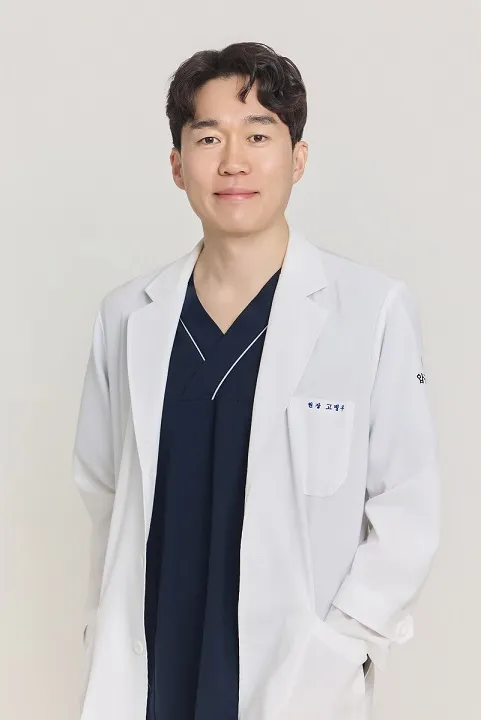 파일:6. 압구정안과_고병우 원장님.jpg