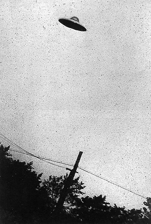 파일:1952년 7월 31일 미합중국 뉴저지주 하늘에서 발견된 미확인비행체의 모습.jpg