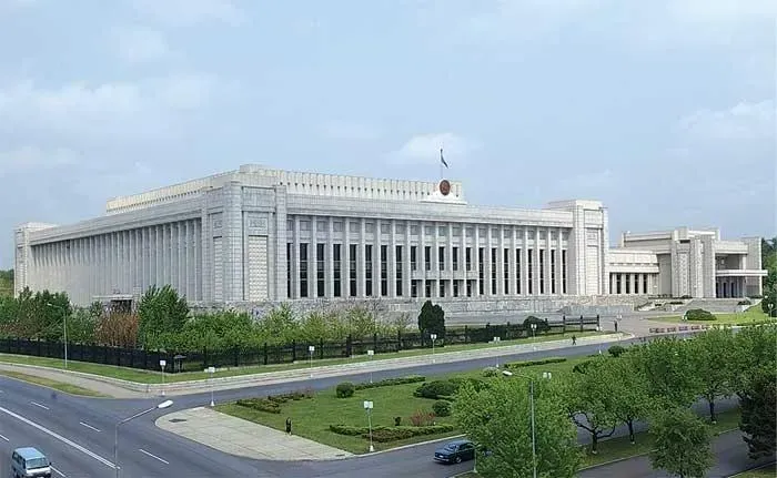 파일:평양의사당.webp
