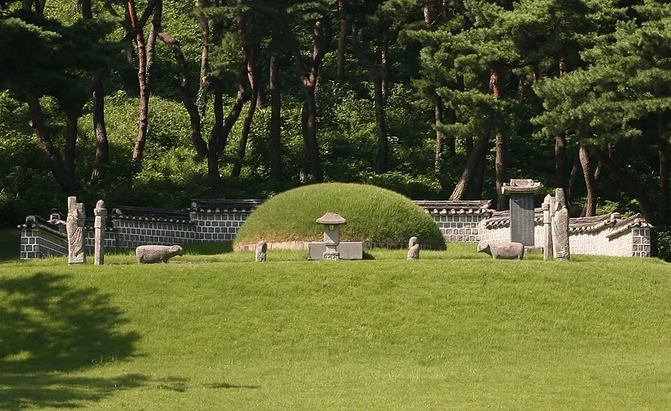 파일:Encykorea-아산_이충무공_묘.jpg