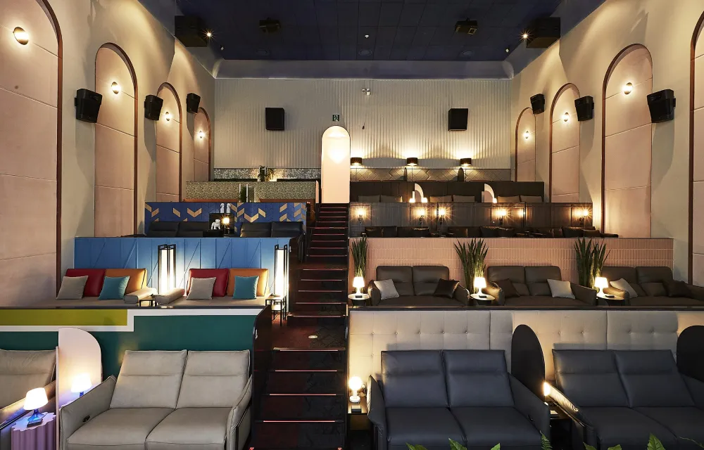 파일:CGV/CINE & LIVING ROOM 상영관.jpg