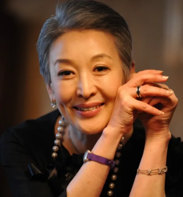 파일:윤석화 사진.png