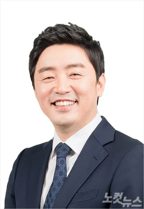 파일:강훈식 사진.jpg